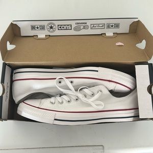 Men’s white 10.5 converse